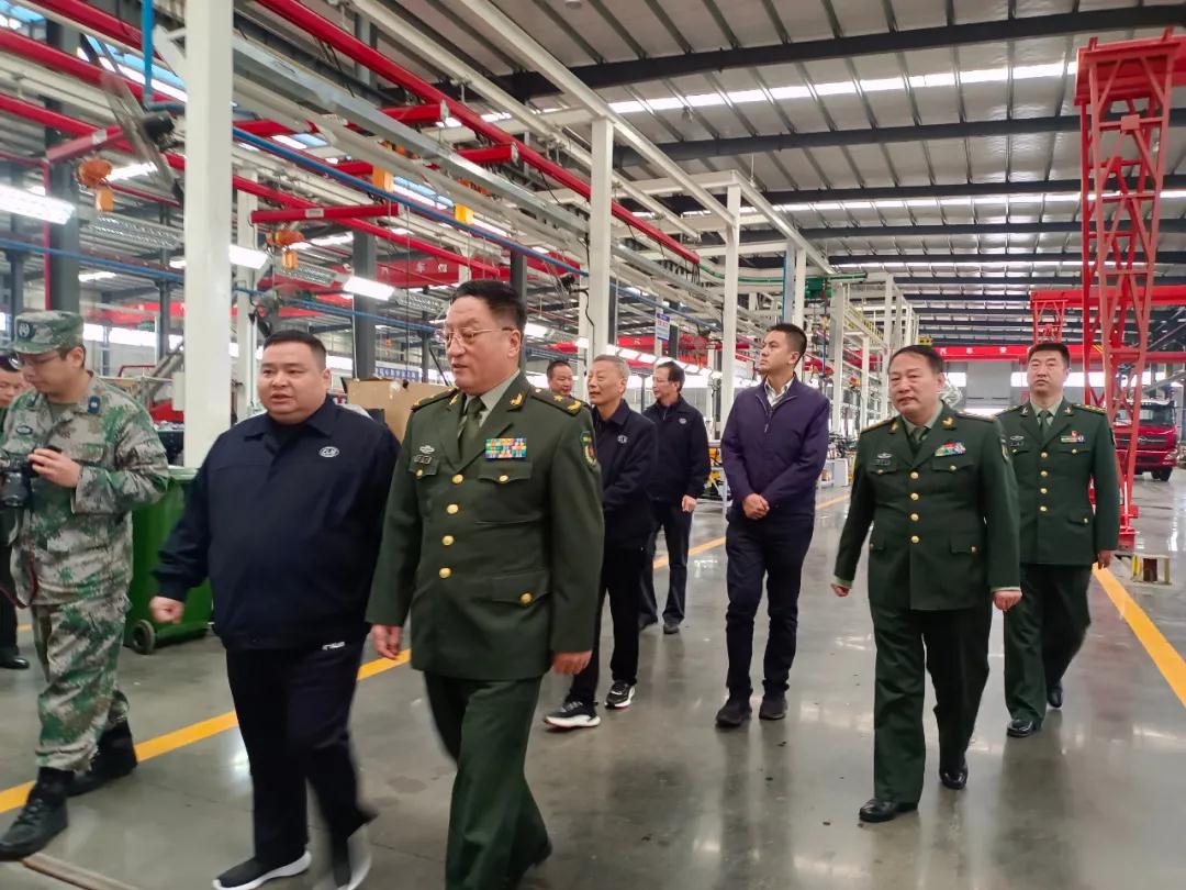 省委常委、省軍區(qū)政委視察我公司應急產業(yè)發(fā)展狀況